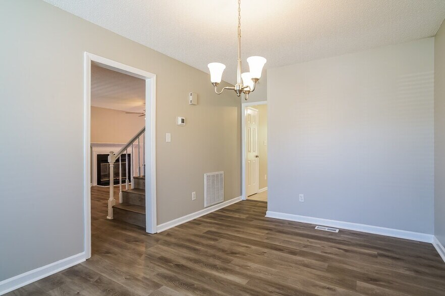 Building Photo - 4912 Matlock Ct