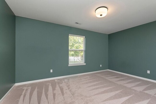 Building Photo - Updated 3 Bedroom Ranch on a Cul-De-Sac in...