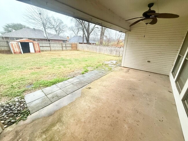 Building Photo - 4 bedroom near South Tyler!