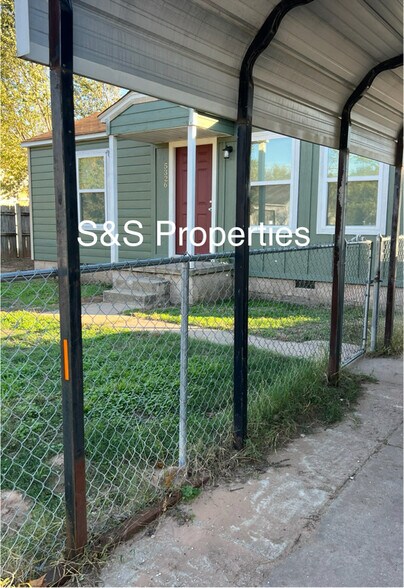 Building Photo - 5326 W 11th Pl