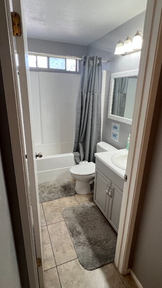 Building Photo - 1253 S Revere