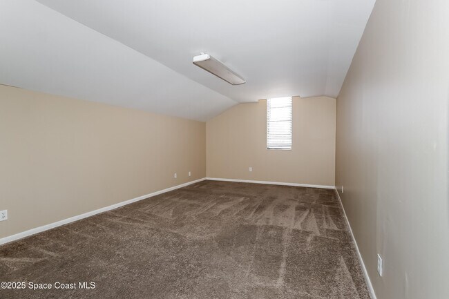 Building Photo - 6621 Fort Pierce Blvd