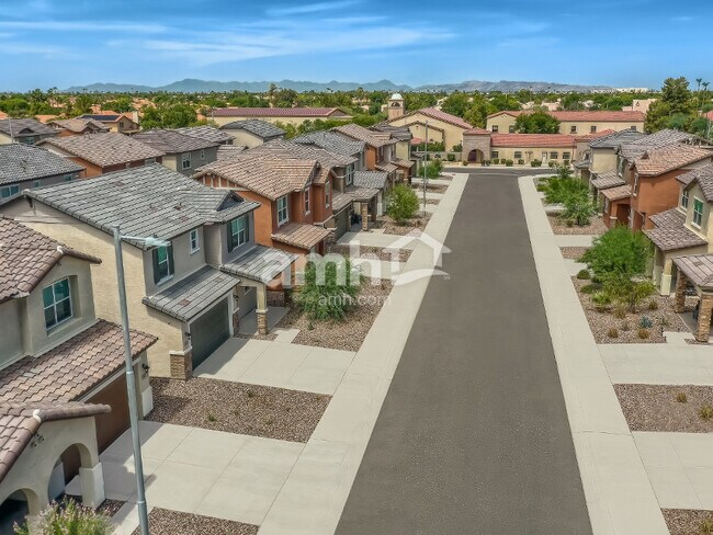 Building Photo - 678 W Bosal Dr