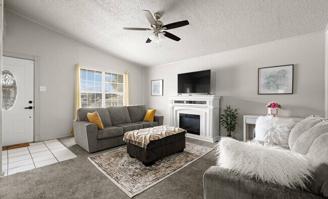 Building Photo - 11934 Hearn Rd