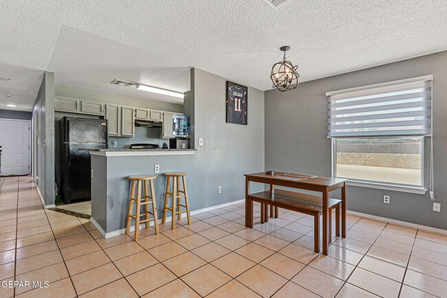 Building Photo - 12340 Tierra Humeda Dr