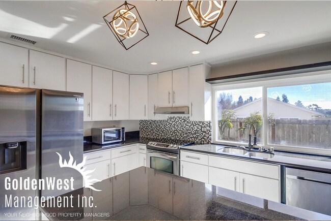 Building Photo - Updated 3Bdm 2Ba Single-Family Home in Paradise Hills!