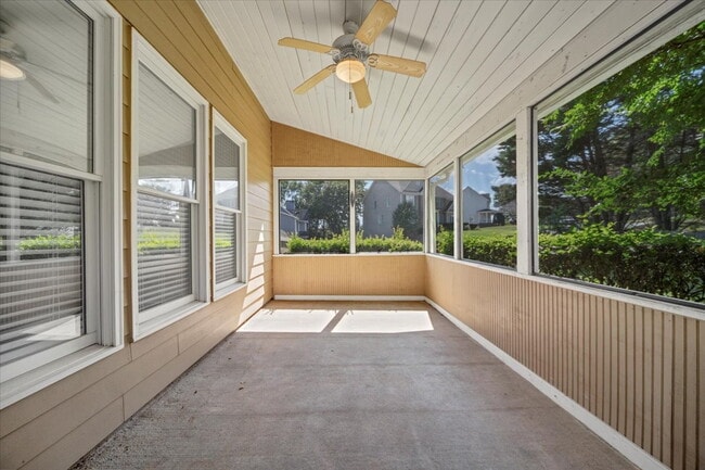 Building Photo - Move into this home and share in its appreciation with Acre.  See more at www dot acrehomes dot com