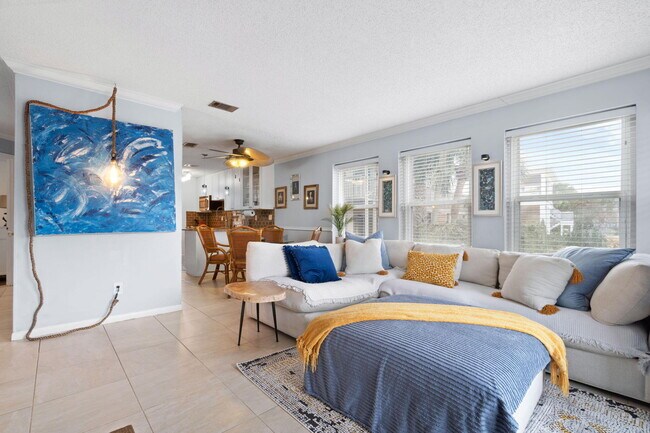 Building Photo - 300 Gulf Shore Dr