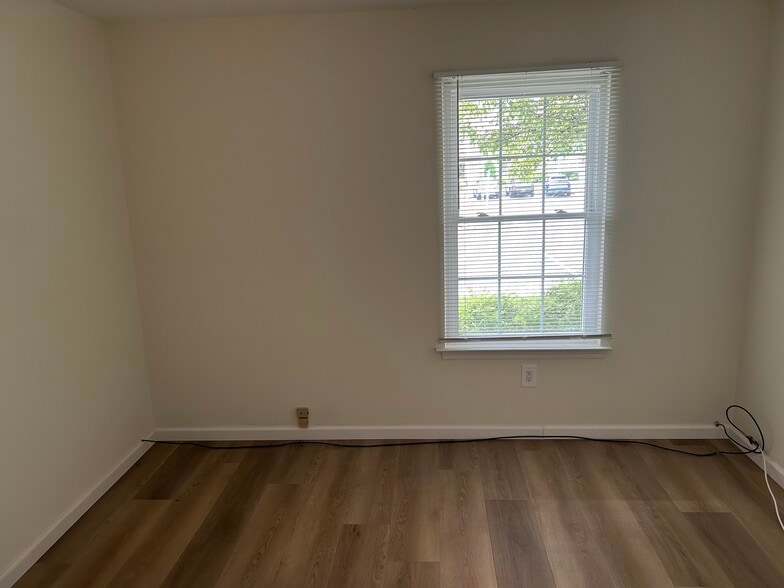 Second bedroom - 3201A Ramsbury Ct