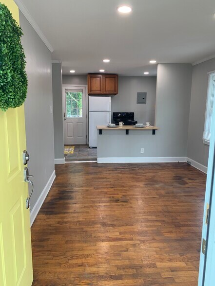 Living room - 4310 Cornell Ave