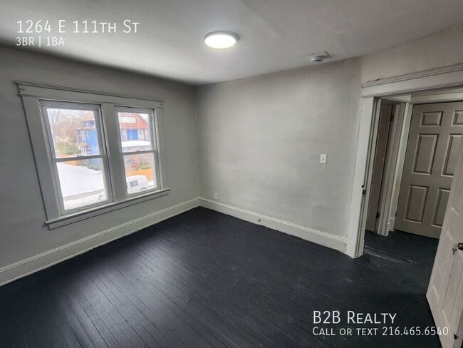 Building Photo - 1264 E 111th St