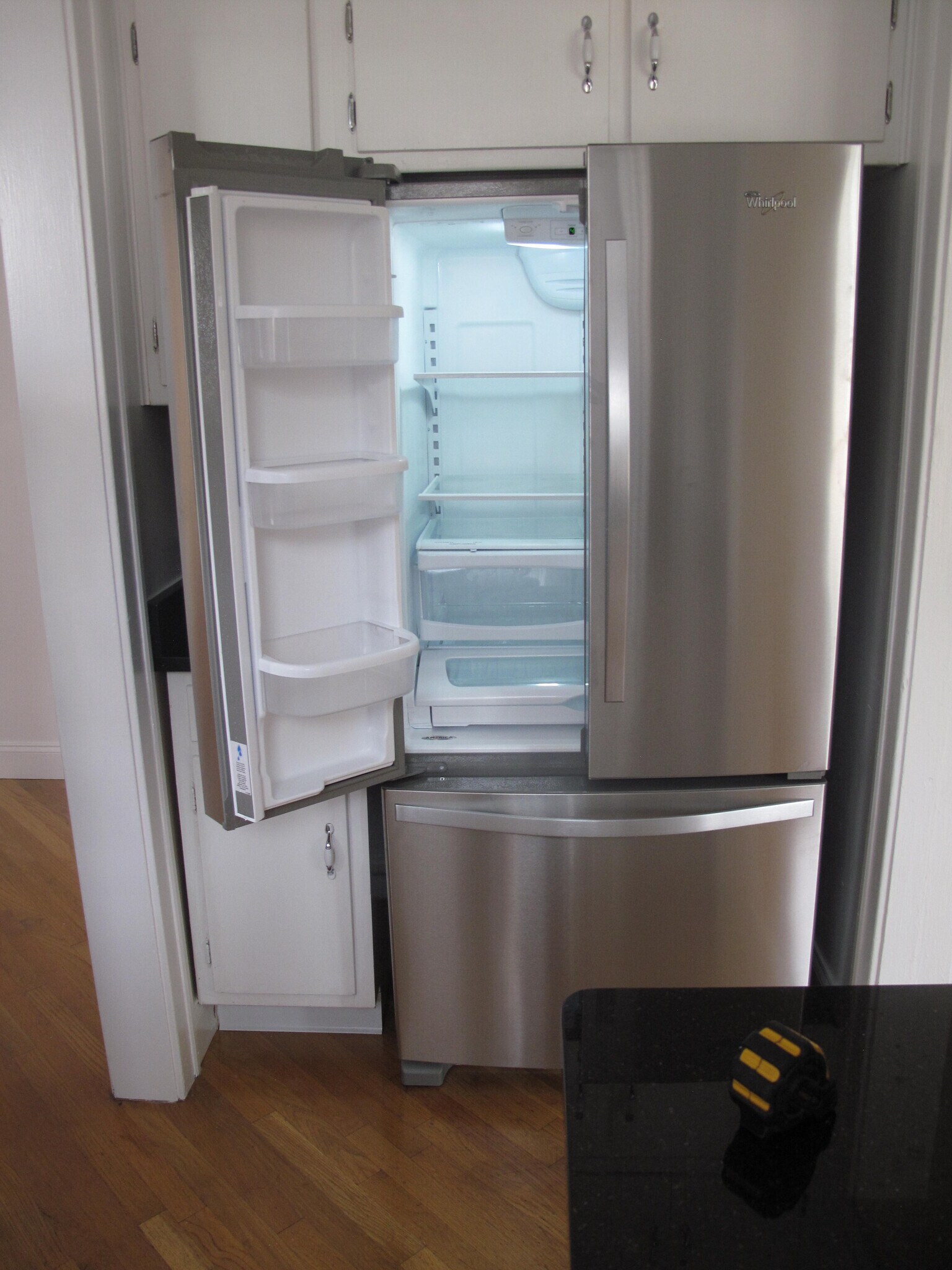 Stainless Steel Appliances - 4827 Elm St