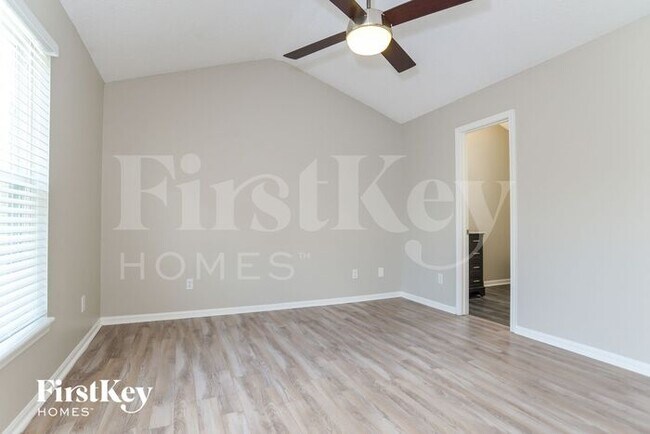 Building Photo - 11035 N McKinley Ave