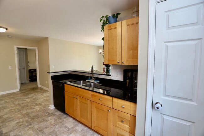 Building Photo - 1116 Waverly Pl Dr