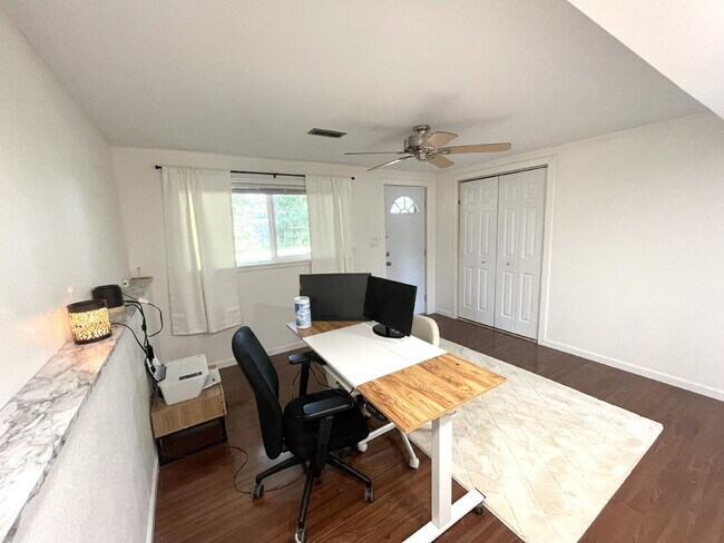 Building Photo - 134 Kilgore St