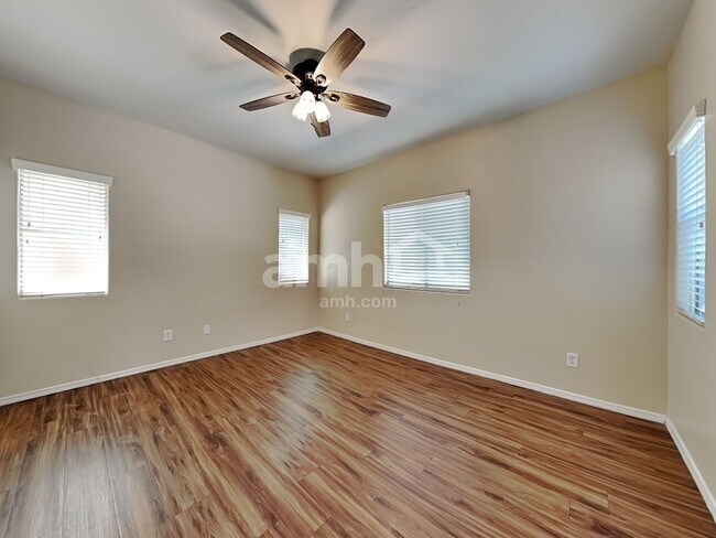 Building Photo - 14241 W Port Royale Ln