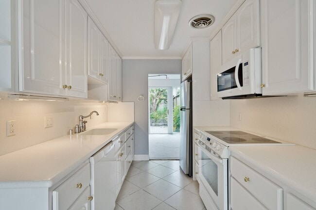 Building Photo - Welcome Home!!! Great Santa Clara Pomeroy ...