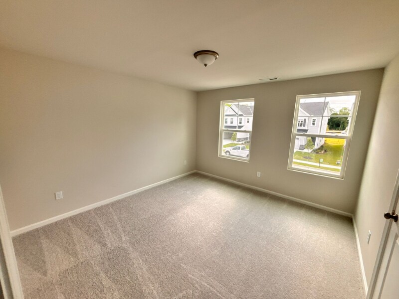 Building Photo - 107 Yellow Iris Dr