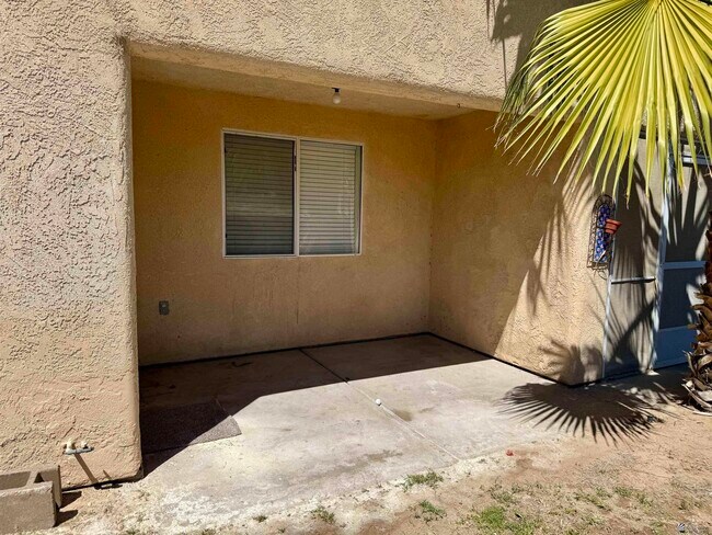 Building Photo - 10707 Calle Raquel