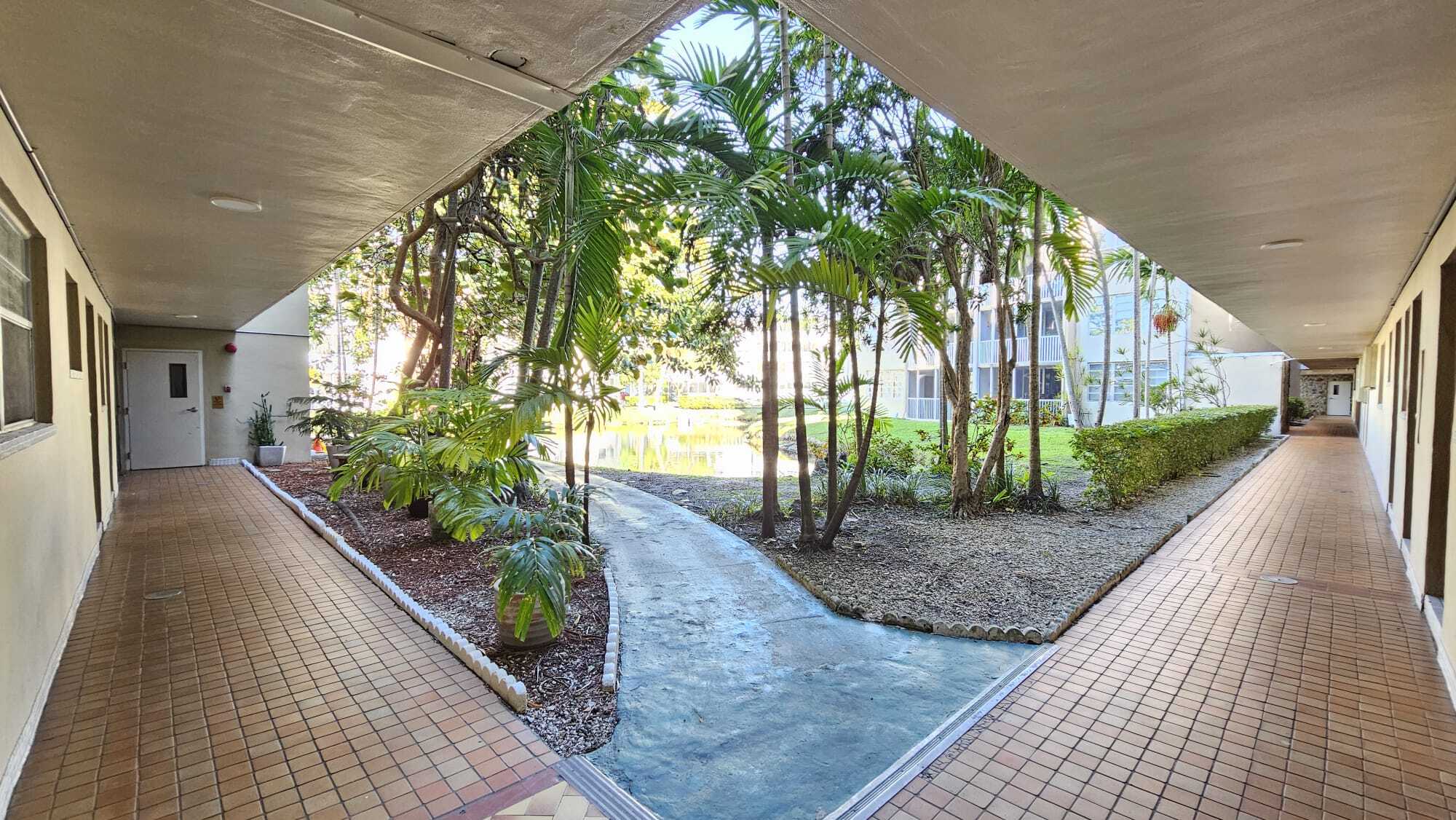 Building Photo - 1670 NE 191st St