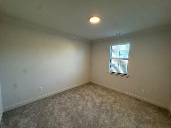 Building Photo - 3004 S 14th St