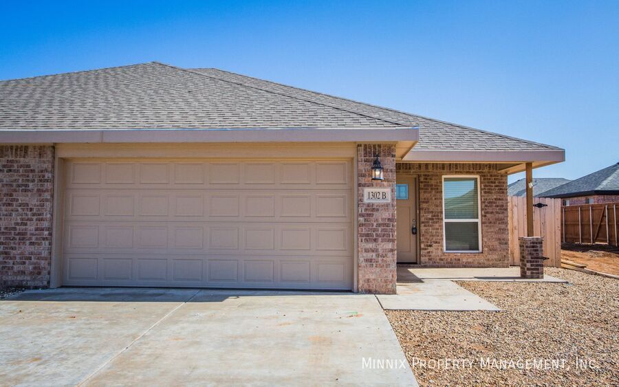 Building Photo - 1302 N Dover Ave