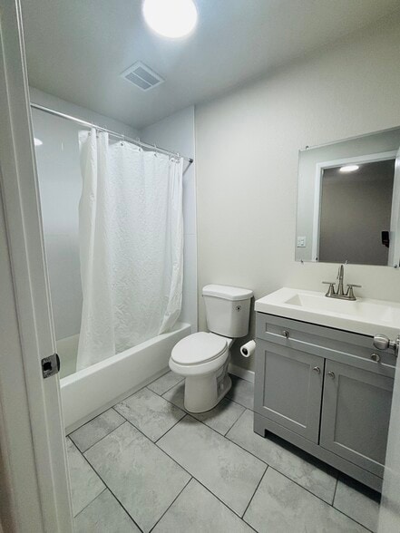 Building Photo - 7251 Elk Cir