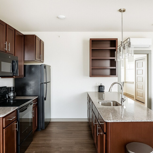 Building Photo - 305 E Broadway St