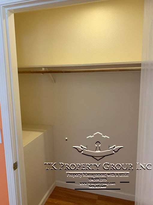 Building Photo - 1335 Oak Ridge Dr