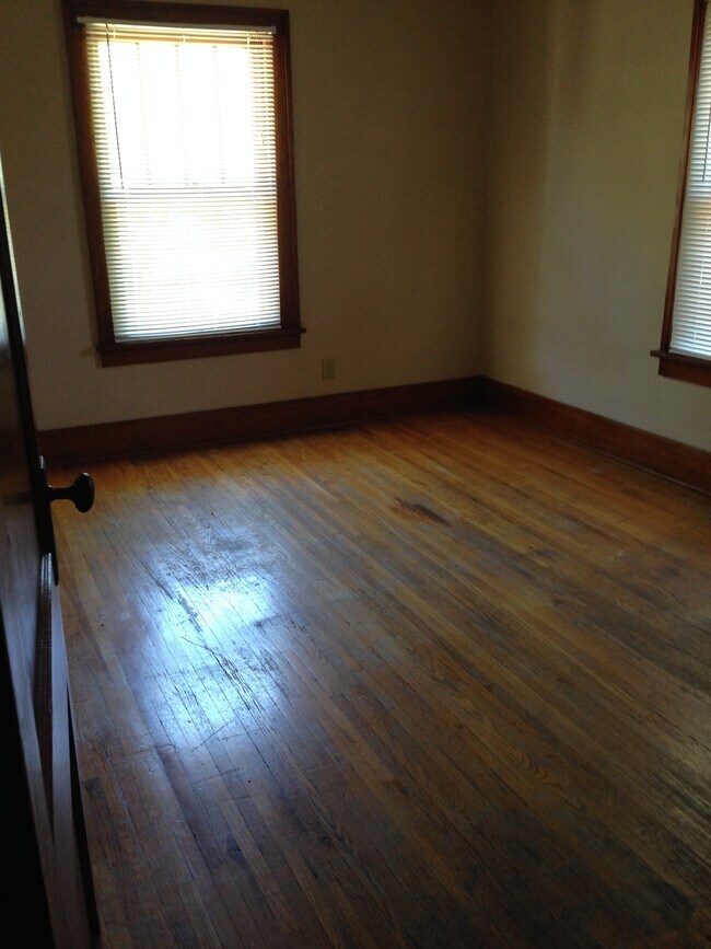 Building Photo - 523 Fairchild St