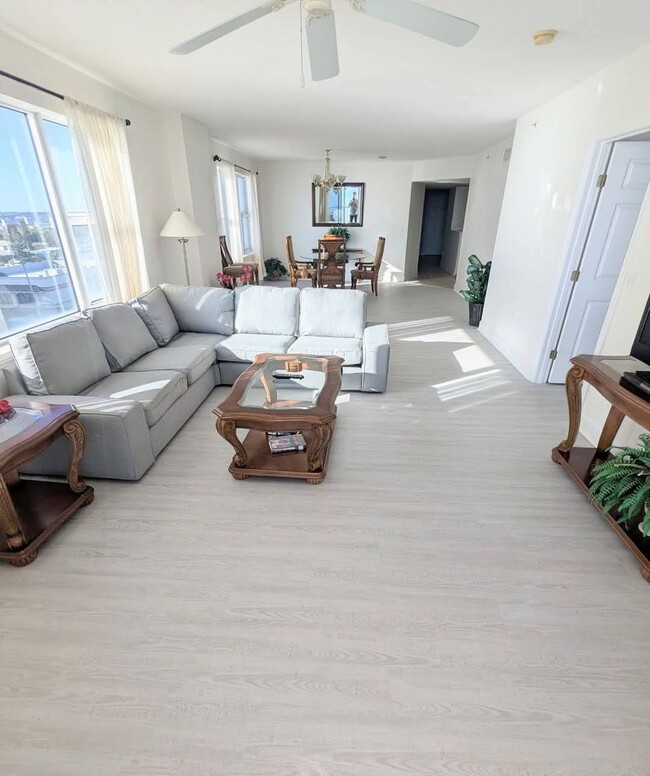 Building Photo - Ocean Front Fully Furnished
