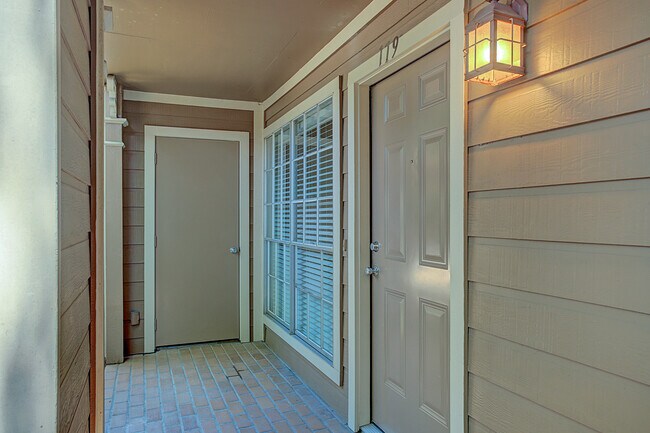 Easy-access first floor unit. - 1880 White Oak Dr. Apt 119