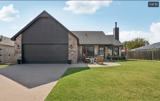 Building Photo - 8708 N 124th East Ave
