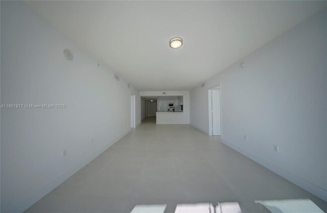 Building Photo - 300 Sunny Isles Blvd
