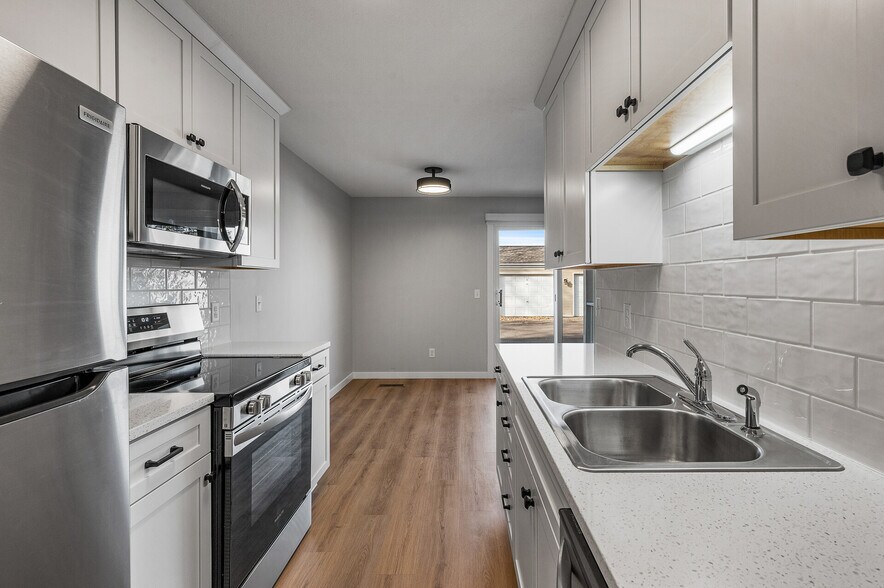 Kitchen - 1551 Namekagon St