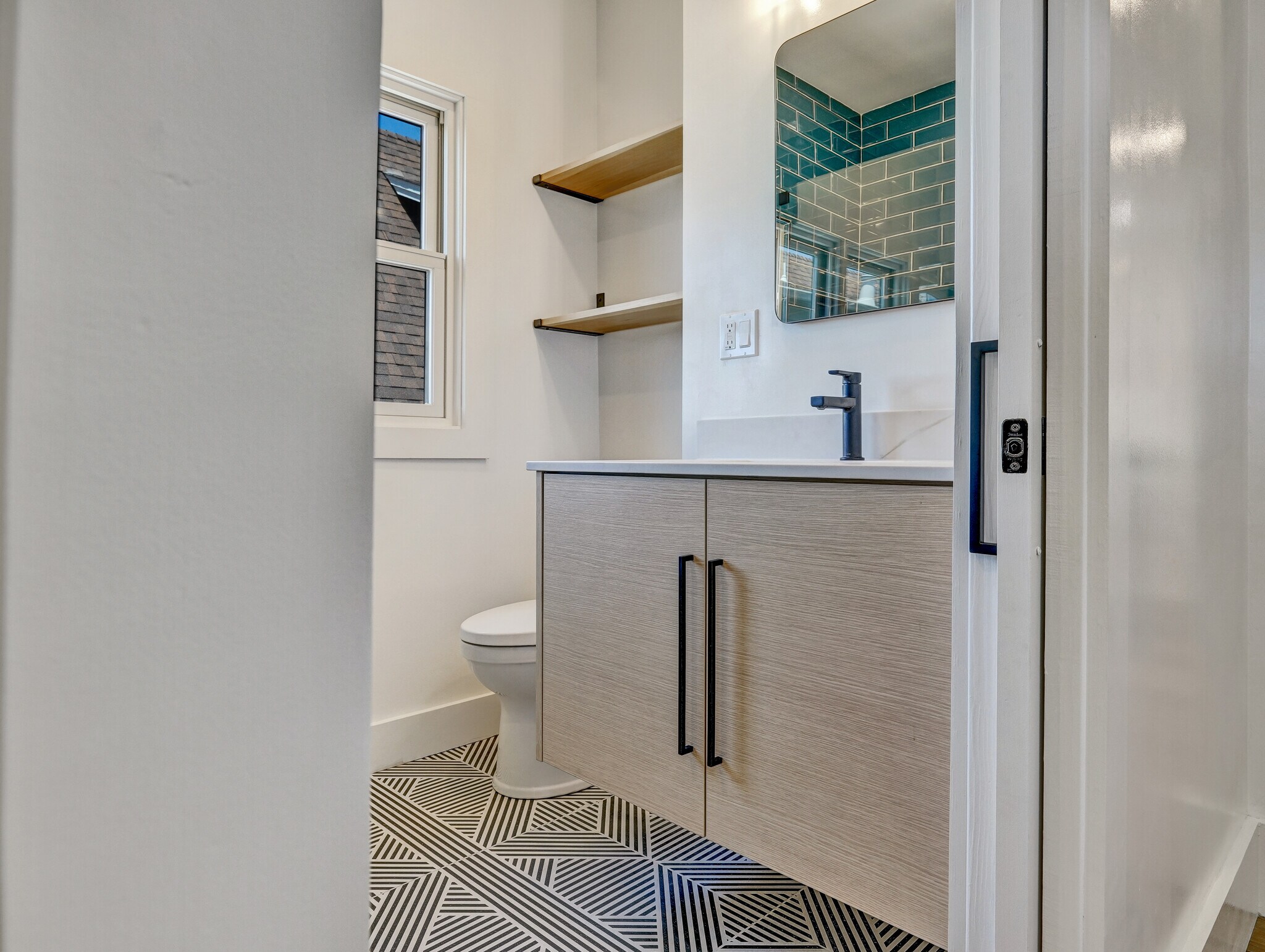 Building Photo - 1075 43rd St