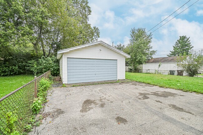 Building Photo - 2530 Bellfield St