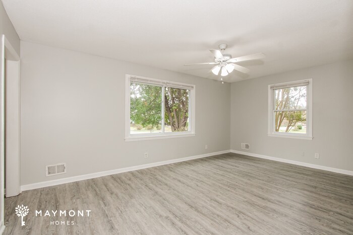 Building Photo - 1745 Bywood Dr