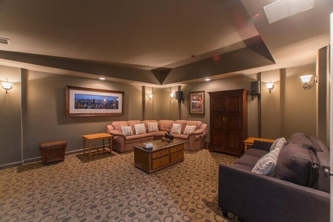 Building Photo - 6 W Monteagle Cir