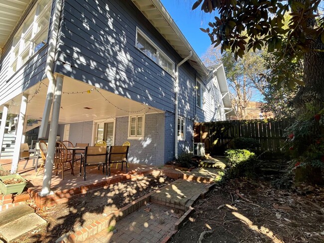 Building Photo - 414 Pittsboro St