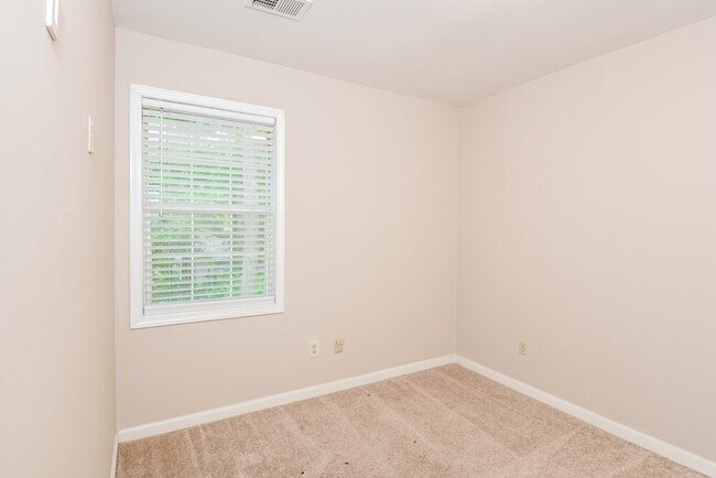 Building Photo - 2585 Windage Dr SW