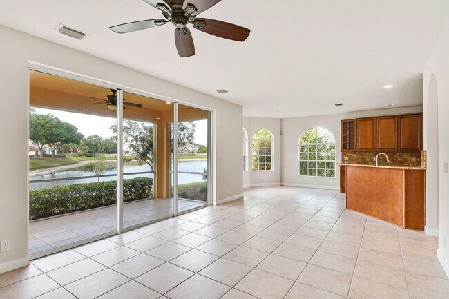 Building Photo - 207 Banyanwood Point