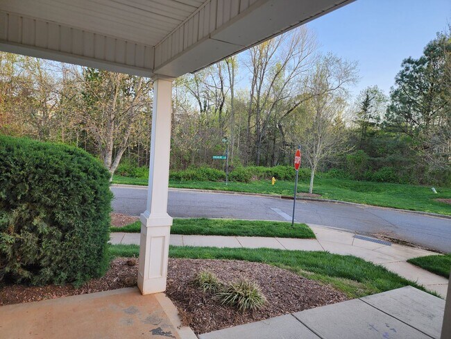 Building Photo - Four bedroom townhome in Caldwell Station