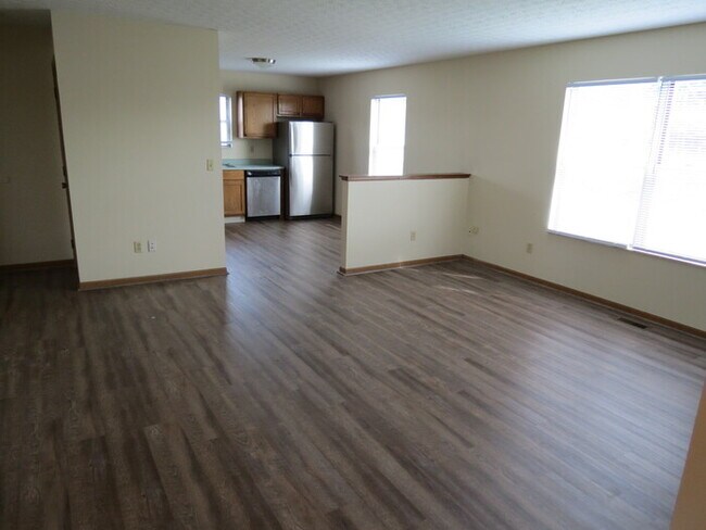 Building Photo - 1271 Caravel Dr