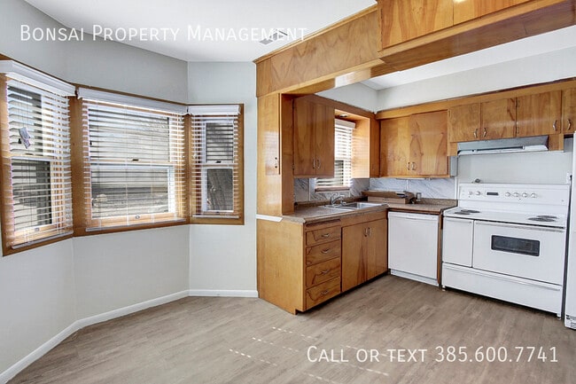 Building Photo - 1430 Denver St