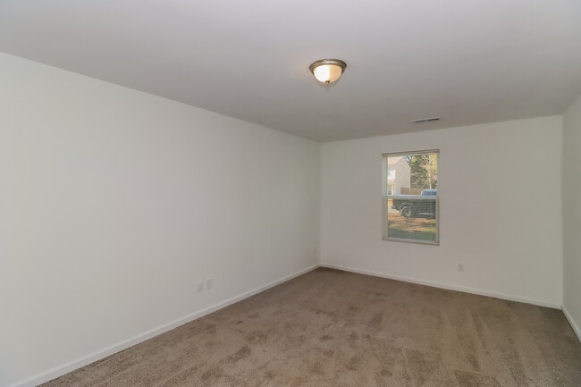 Building Photo - 134 Mountain Crest Dr