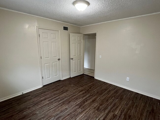 Building Photo - 101-103 Love Street