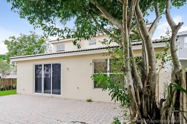 Building Photo - 4312 N Magnolia Cir