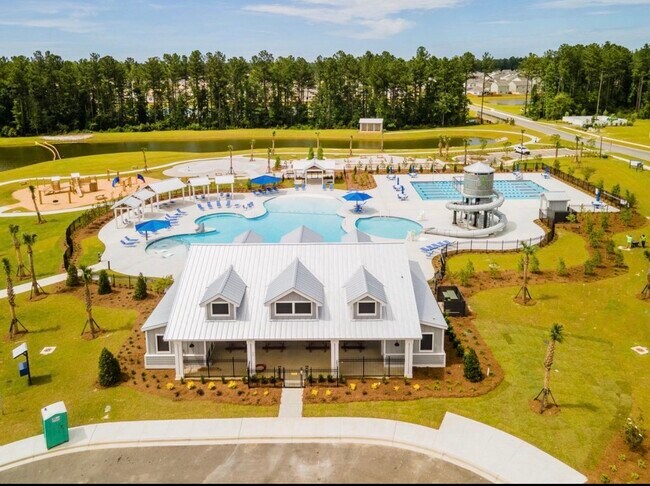Building Photo - 620 Ladywood Dr