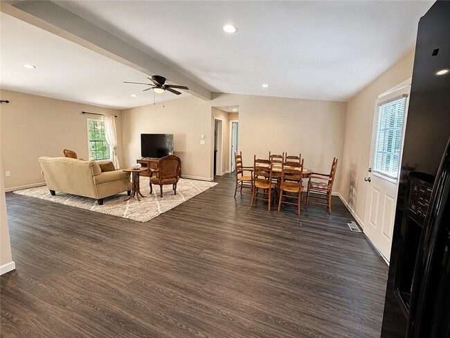 Building Photo - 6555 Akins Way